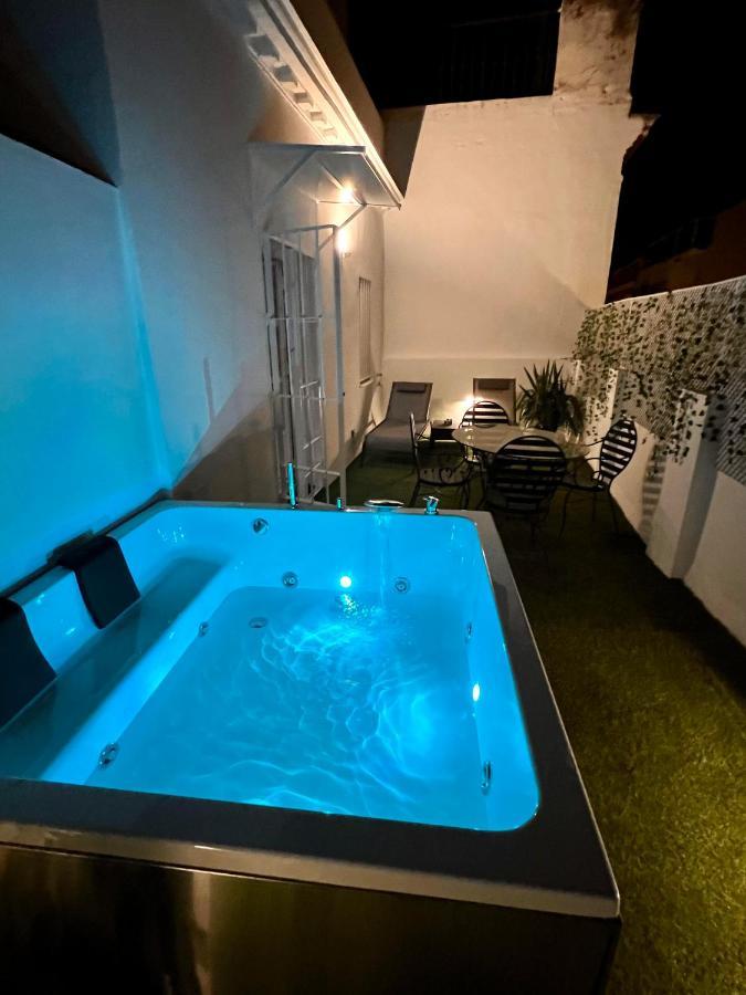 Downtown Apartment With Private Terrace & Jacuzzi Sevilla Exteriér fotografie